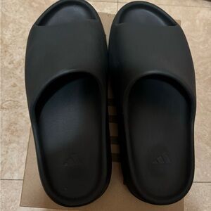 Yeezy Onyx Slides